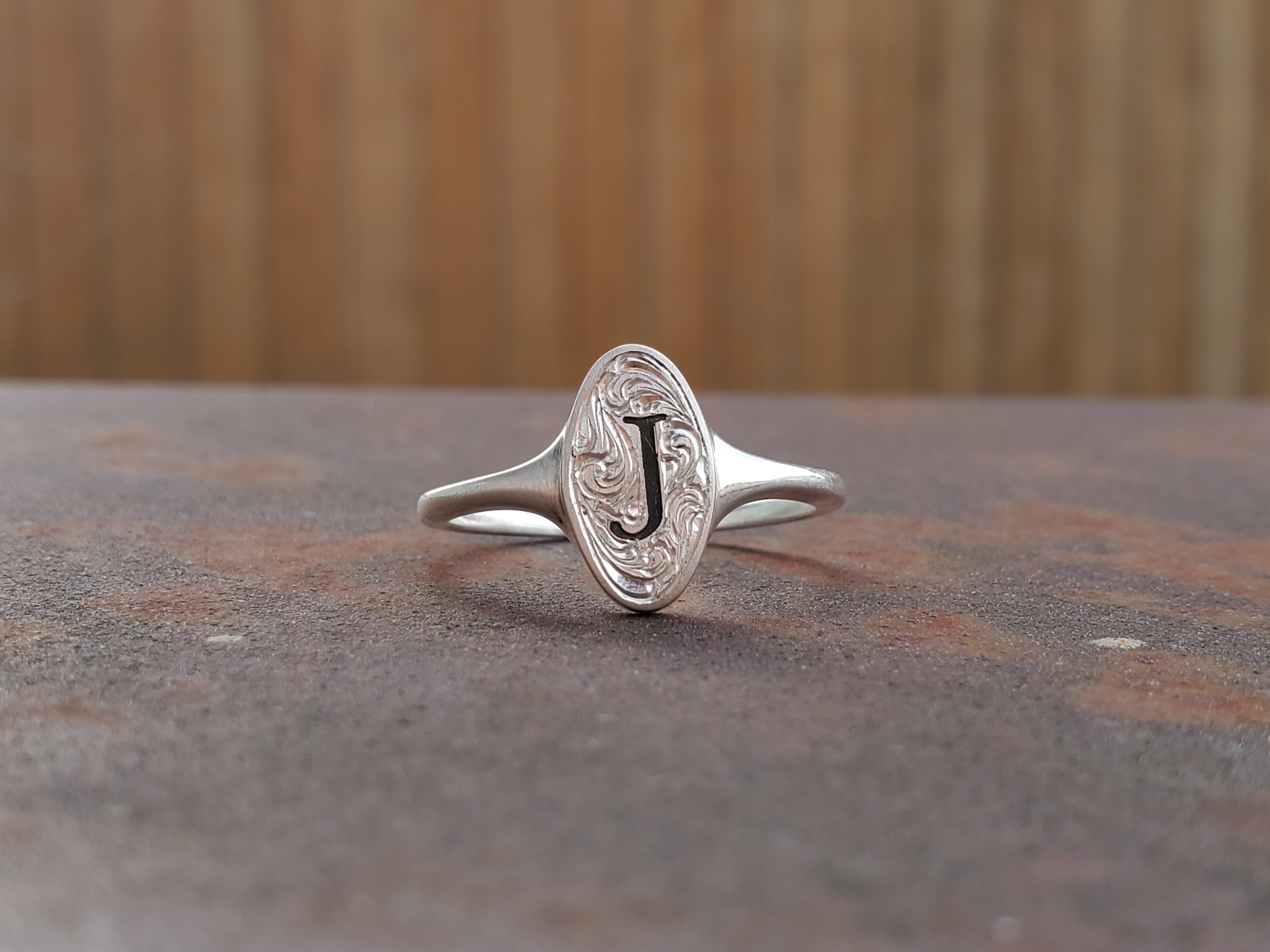 The Karis: Sterling Silver, 14K White Gold or Platinum Oval Ring