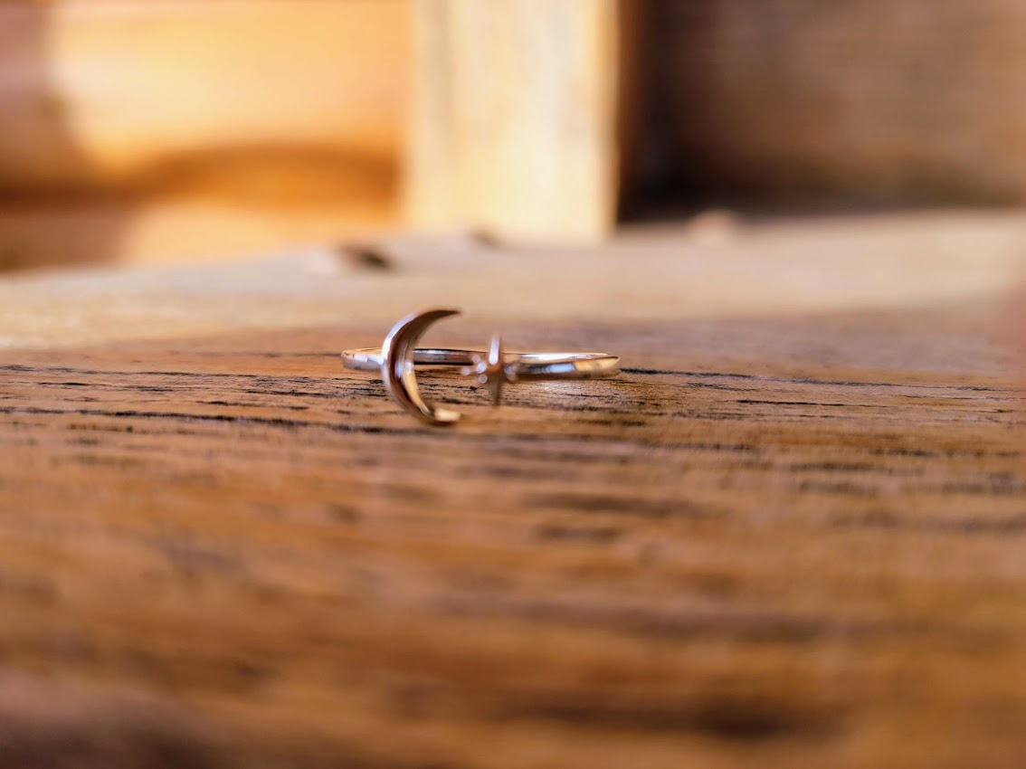 Zyia Inspired Cresent Moon Ring with Star, Sterling Silver Bypass Ring, Adjustable, Gifts for Her