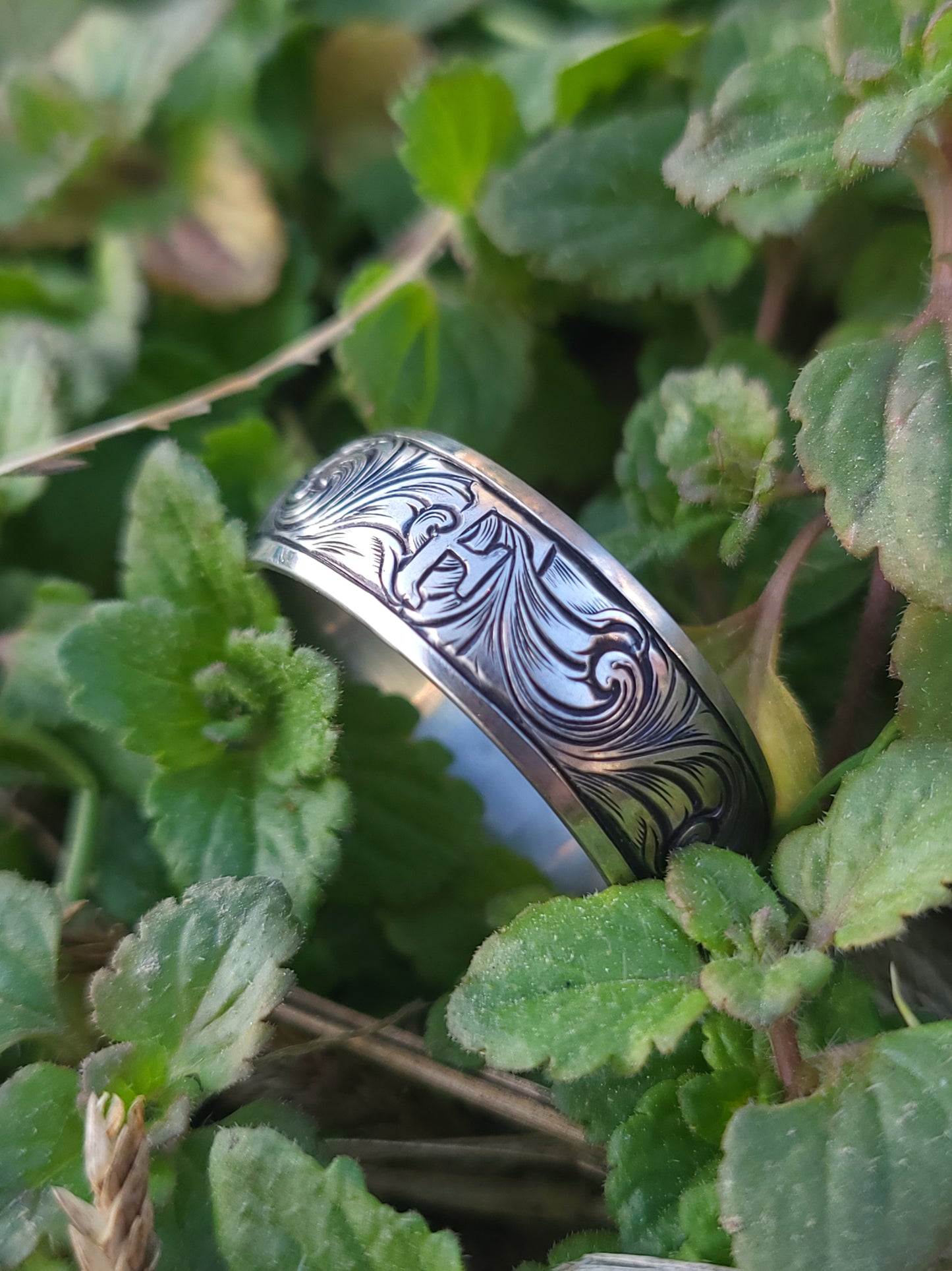 The Franklin: 8mm Wide Antiqued White Gold or Sterling Silver, Heavy Comfort Fit Gold Men's Band, Hand-Engraved Wedding Band for Him, Western Men's Wedding Band, Custom Inital Band, Hand-Engraved Men's Band