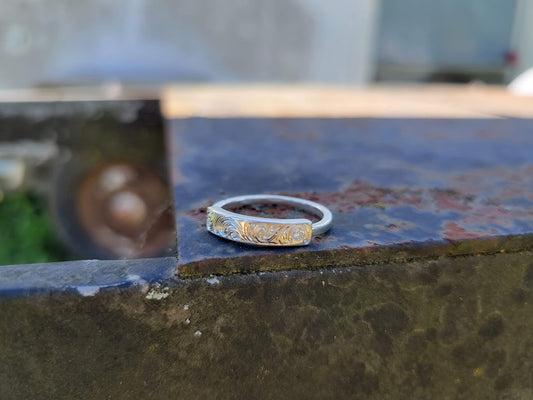 IMMEDIATE SHIP Sz. 7.5 Kelli in sterling silver: Signet Sterling Silver Ring with diamond accent round, Hand Engraved, Gift for Her